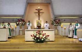 Apertura Eucaristía